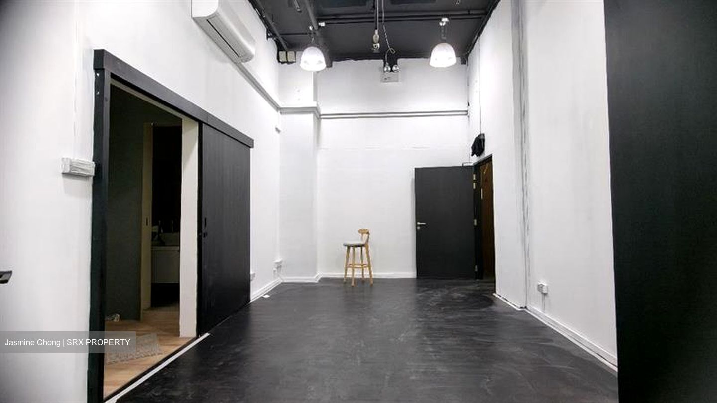 UB. One (D14), Warehouse #607282551